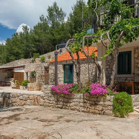 Golden Bay Hvar Hotel apartamentowy