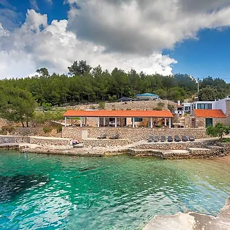 Golden Bay Hvar 4*