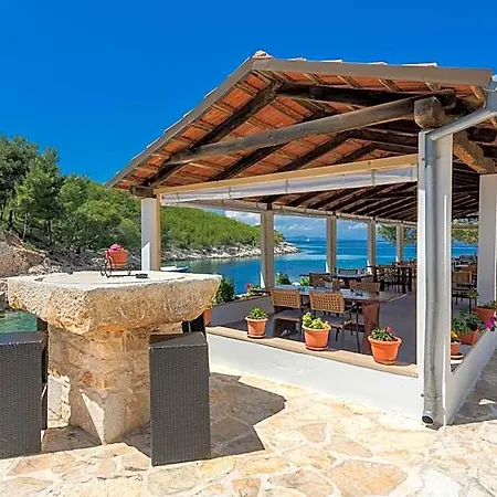 Golden Bay Hvar