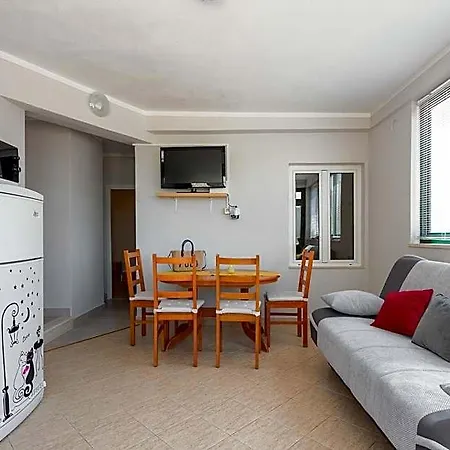 מלון דירות Golden Bay Hvar חוואר