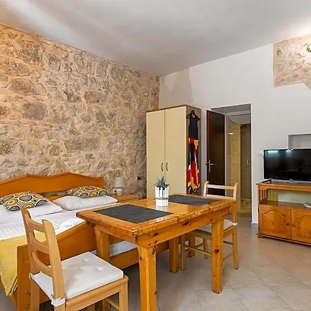 מלון דירות Golden Bay Hvar 4*
