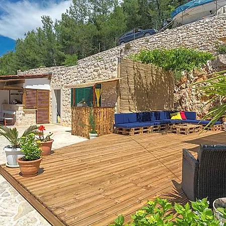 Golden Bay Hvar 4* חוואר