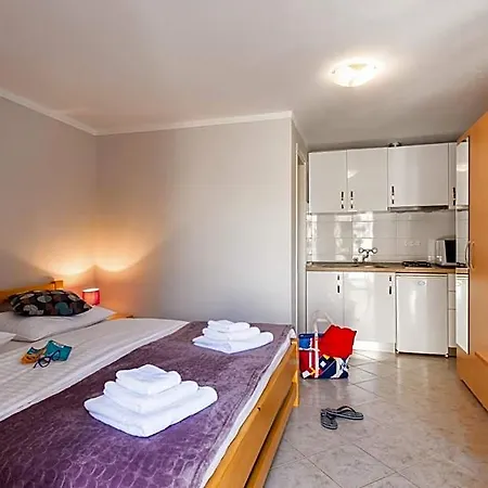מלון דירות Golden Bay Hvar 4*