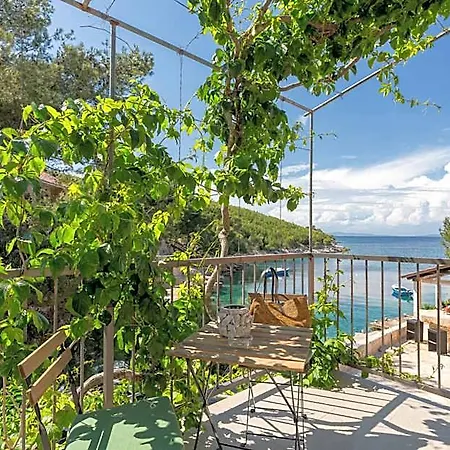 Golden Bay Hvar מלון דירות 4*