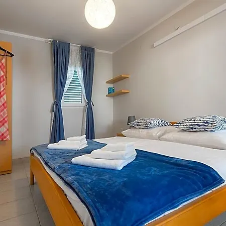 Golden Bay Hvar חוואר