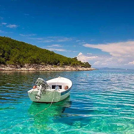 מלון דירות Golden Bay Hvar