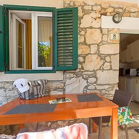 מלון דירות Golden Bay Hvar