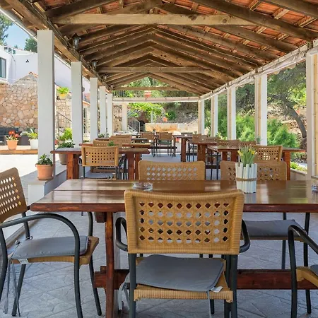 Golden Bay Hvar Lägenhetshotell