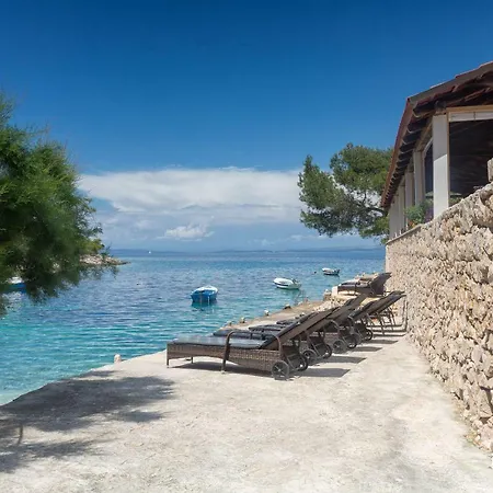 Golden Bay Hvar Хвар