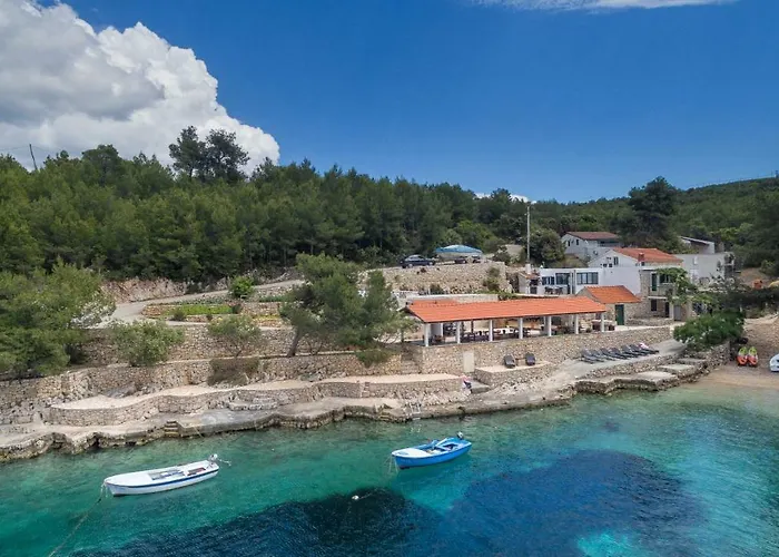 Golden Bay Hvar Апарт-готель 3*