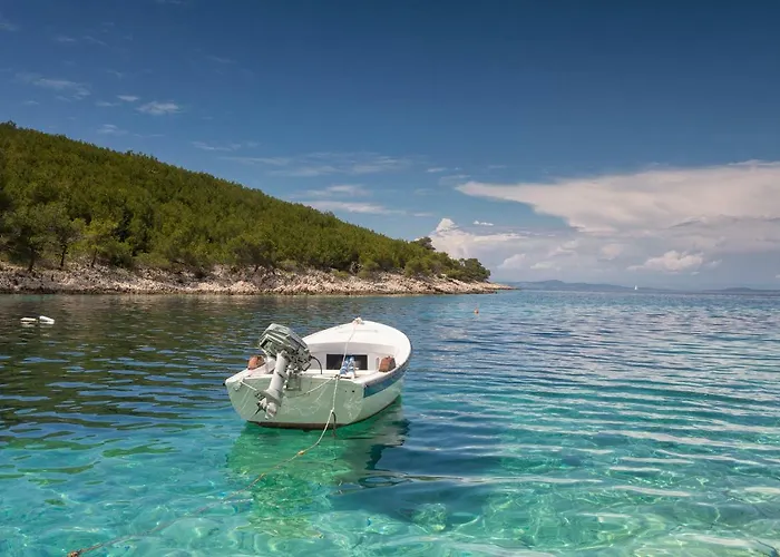 Апарт-готель Golden Bay Hvar Хвар