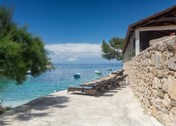 Golden Bay Hvar Хвар