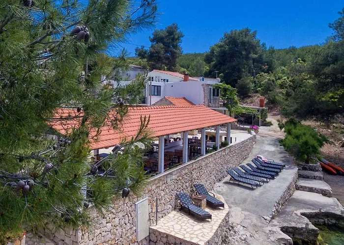 Golden Bay Hvar Хвар