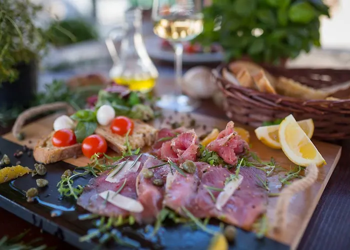 شقة فندقية Golden Bay Hvar 4*