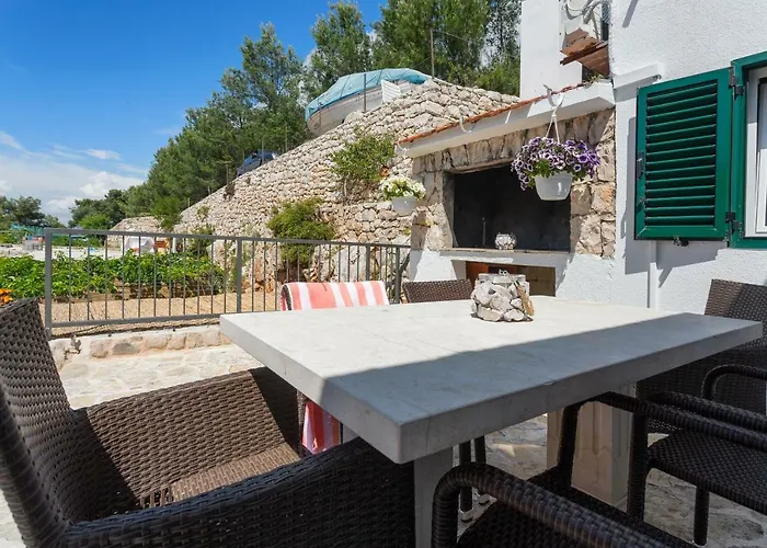 Golden Bay Hvar شقة فندقية 4*